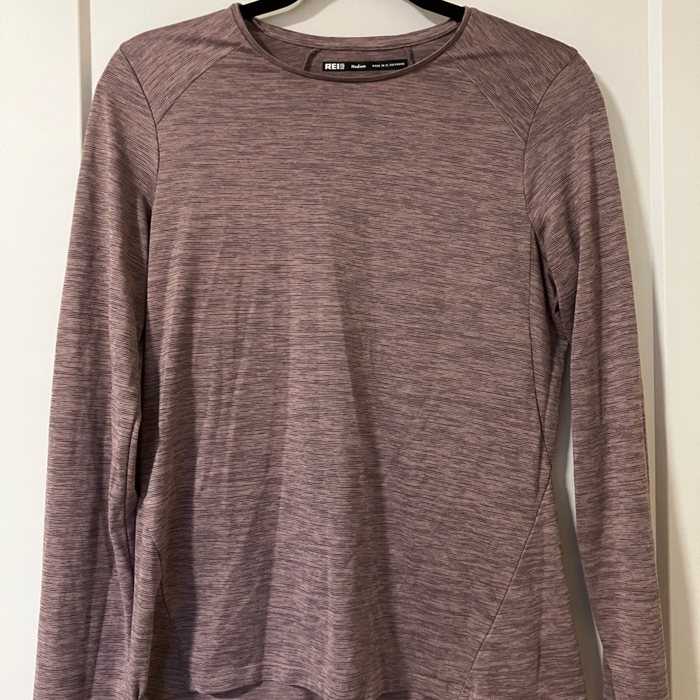 REI Co op Performance Shirt Top Womens medium Long Sleeve
Reflective Pink